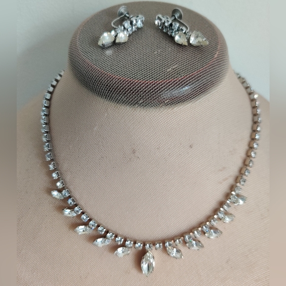 Made in Austria Art Deco Style Crystal Set Necklace and Earrings - Picture 10 of 14